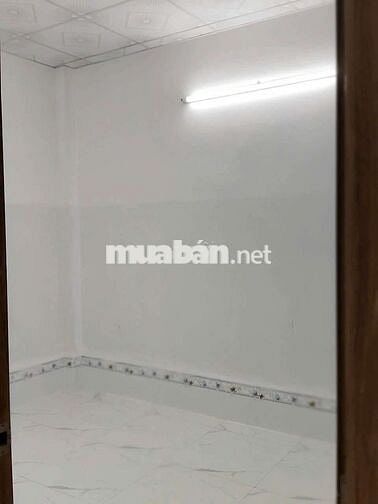 Nhà mới cho thuê dt 4×14 có 1pn,1wc. Có sân để xe máy