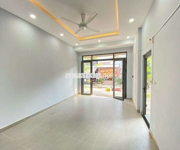 Mặt bằng kinh doanh, trà sữa cafe, sẵn nhà wc, khu dân cư sanimex