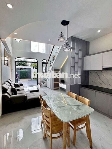 Chào Bán 2 Căn nhà 1 trệt 1 lửng mới 100%  Cách trung tâmhành chính 5p