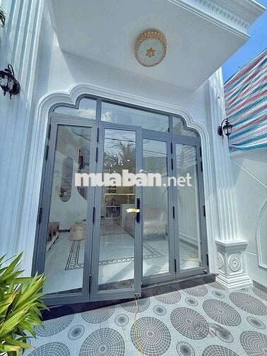Bán căn nhà Tân Cổ Điển. Cách Lê Văn Nghề 50m.Cách Quãng trường  1km