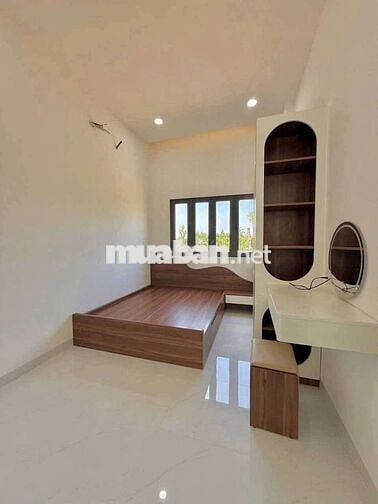 Bán căn nhà Tân Cổ Điển. Cách Lê Văn Nghề 50m.Cách Quãng trường  1km