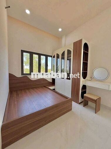 Bán căn nhà Tân Cổ Điển. Cách Lê Văn Nghề 50m.Cách Quãng trường  1km