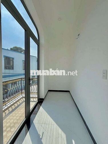 Bán căn nhà Tân Cổ Điển. Cách Lê Văn Nghề 50m.Cách Quãng trường  1km