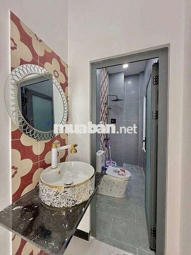 Bán căn nhà Tân Cổ Điển. Cách Lê Văn Nghề 50m.Cách Quãng trường  1km