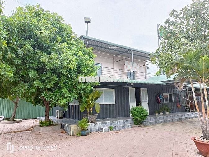 Mặt bằng rộng, thoáng mát, sạch sẽ gần vòng xoay cổng 11 Đồng Nai