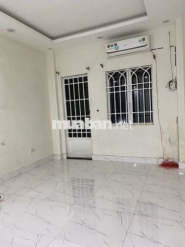 Nhà hẻm, DTSD 45m2, cách đường 30/4 80m, gần vòng xoay CV Biên Hùng