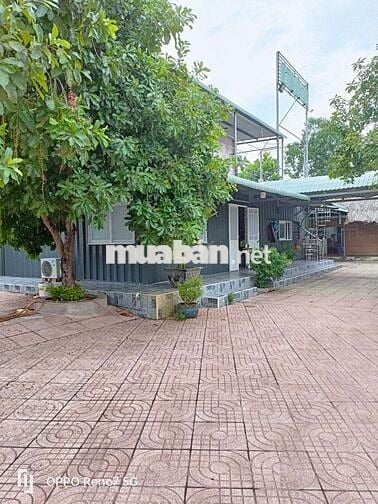 Mặt bằng rộng, thoáng mát, sạch sẽ gần vòng xoay cổng 11 Đồng Nai