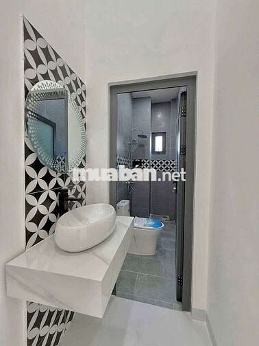 Bán căn nhà Tân Cổ Điển. Cách Lê Văn Nghề 50m.Cách Quãng trường  1km