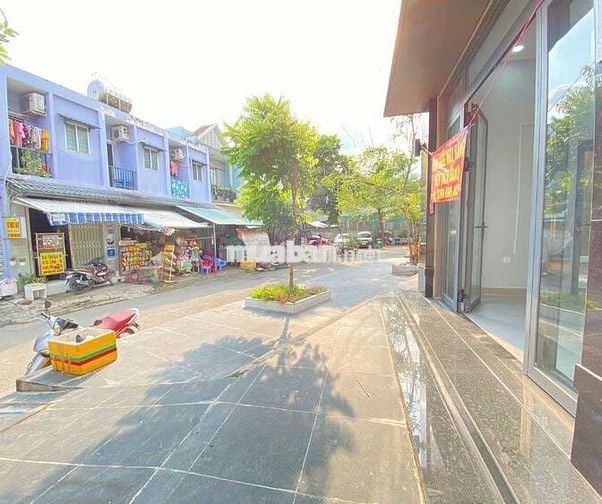 Mặt bằng kinh doanh, trà sữa cafe, sẵn nhà wc, khu dân cư sanimex