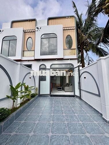 Chào Bán 2 Căn nhà 1 trệt 1 lửng mới 100%  Cách trung tâmhành chính 5p