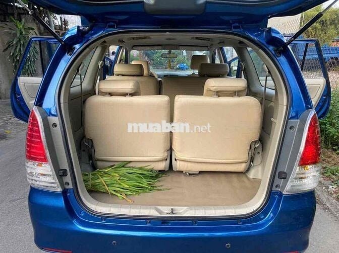 Toyota Innova 2008 V - 100000 km