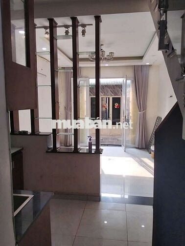 Cho thuê nhà đường Phạm Hùng DT.5×9 } Nhà 1 trệt 2 lầu 3 Phòng 2toilet