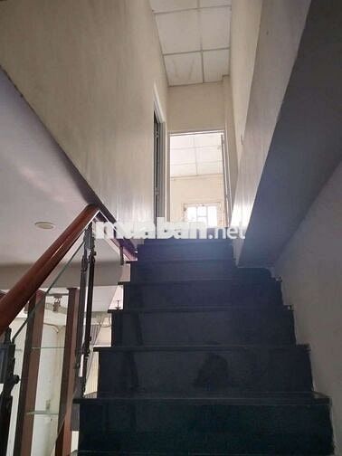 Cho thuê nhà đường Phạm Hùng DT.5×9 } Nhà 1 trệt 2 lầu 3 Phòng 2toilet