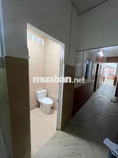 NHÀ CẤP 4 HƠN 100M2 2PN 2WC HẺM OTO GẦN CÔNG TY VIỆT THẮNG LINH TRUNG