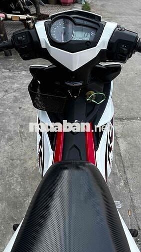 Exciter 150 trắng đỏ 2017 ( hỗ trợ góp )