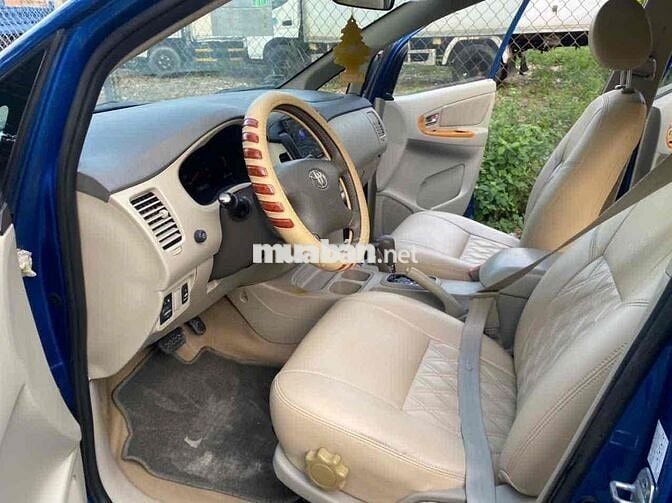 Toyota Innova 2008 V - 100000 km