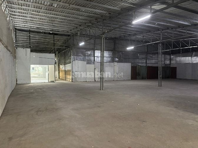 Cho thuê kho xưởng mặt bằng 580m2; 700m2 Liên Phường, Phú Hữu, Quận 9