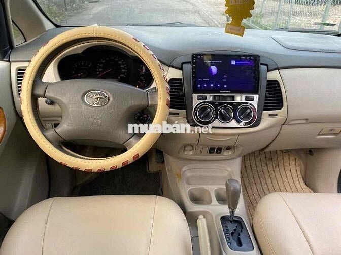 Toyota Innova 2008 V - 100000 km