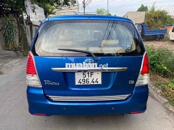 Toyota Innova 2008 V - 100000 km