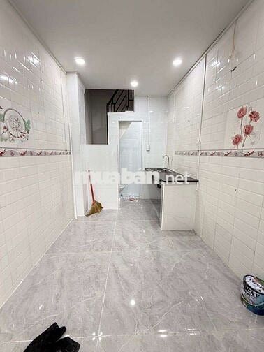 TRUNG TÂM Q. 11 - NHÀ MỚI Ở LIỀN - 3 TẦNG - 2PN - 3WC - 2.2 TỶ TL