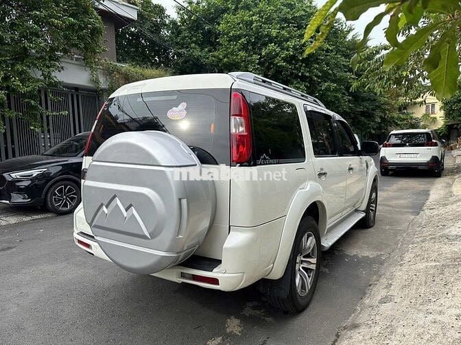 Ford Everest Limited 2011 số tự động máy dầu