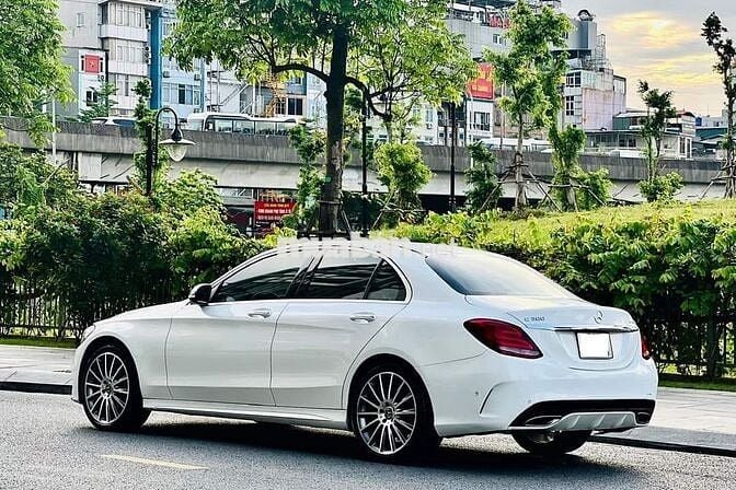 Mercedes Benz C300 AMG 2018 - siêu lướt 32,000 km.