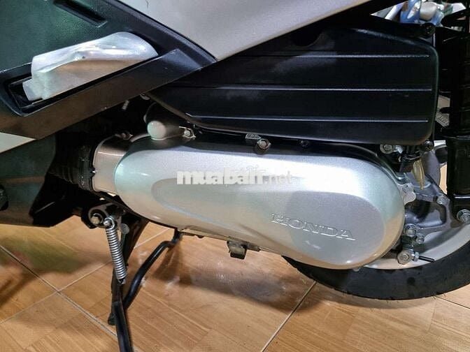 Honda Lead màu Bạc