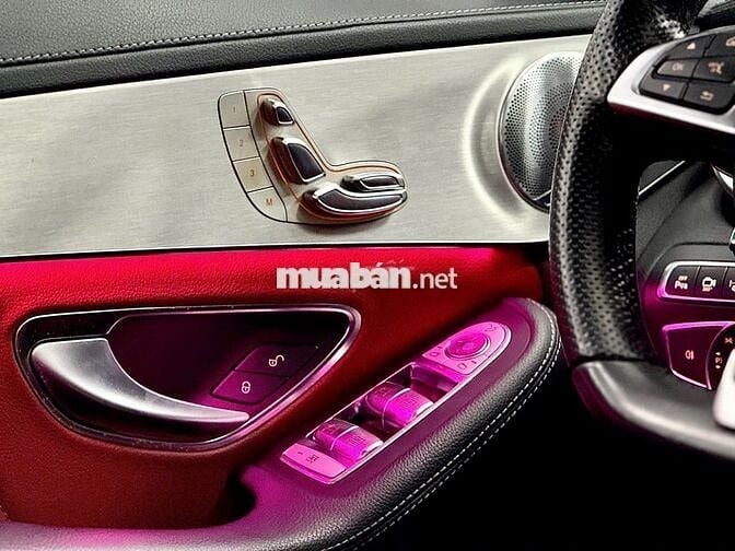 Mercedes Benz C300 AMG 2018 - siêu lướt 32,000 km.