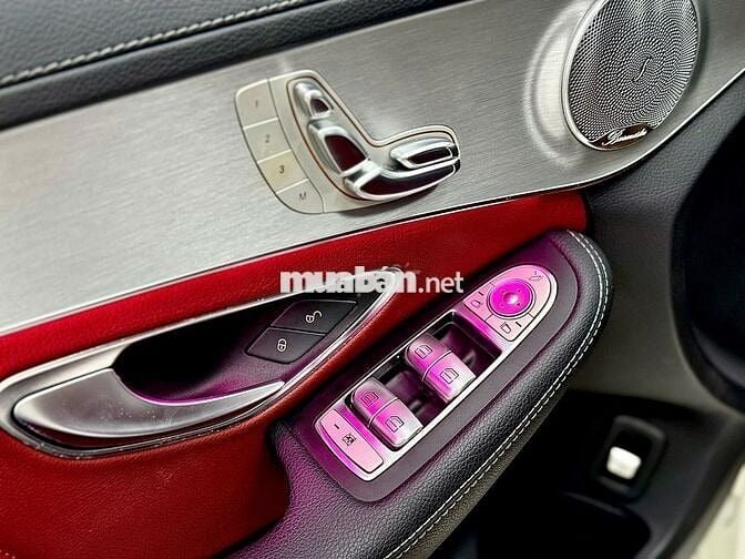 Mercedes Benz C300 AMG 2018 - siêu lướt 32,000 km.