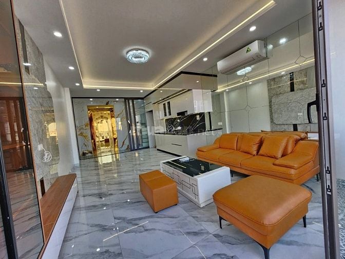 Bán nhà phố Bùi Huy Bích, 5 tầng thang máy, ngõ ô tô, ở luôn. 7 tỷ