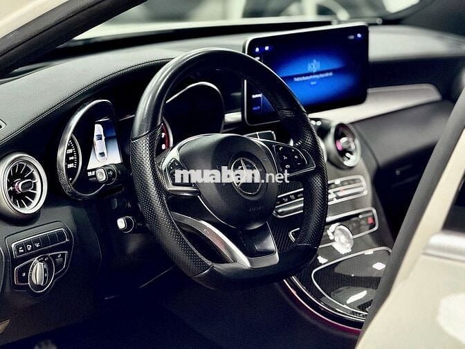 Mercedes Benz C300 AMG 2018 - siêu lướt 32,000 km.