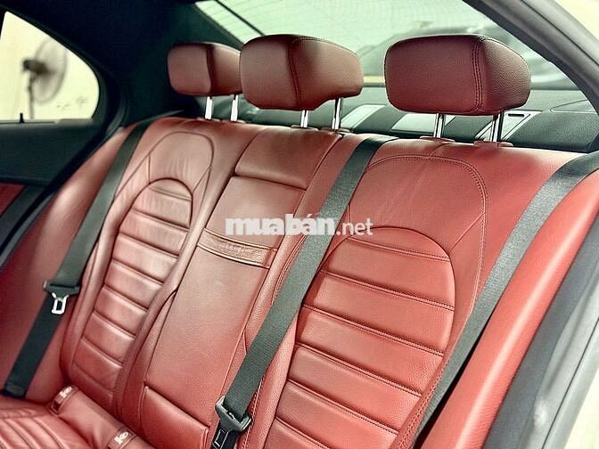 Mercedes Benz C300 AMG 2018 - siêu lướt 32,000 km.