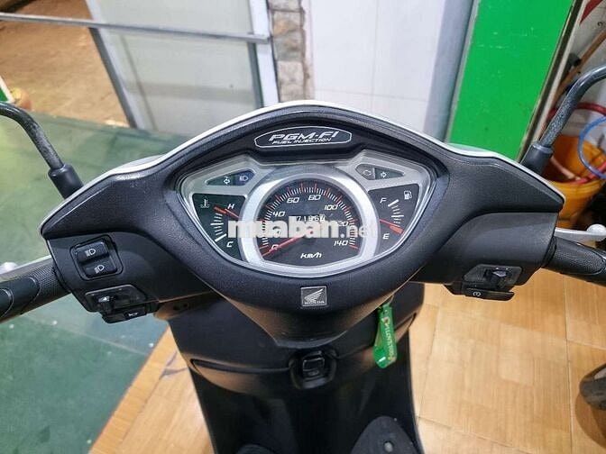 Honda Lead màu Bạc