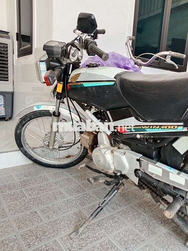 Honda Win 100 màu trắng den