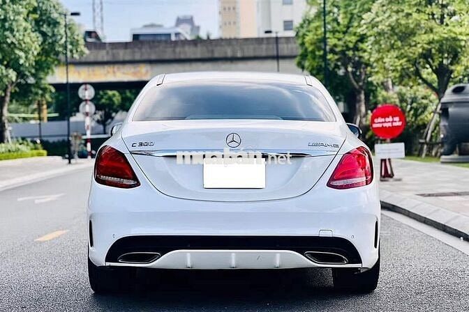 Mercedes Benz C300 AMG 2018 - siêu lướt 32,000 km.