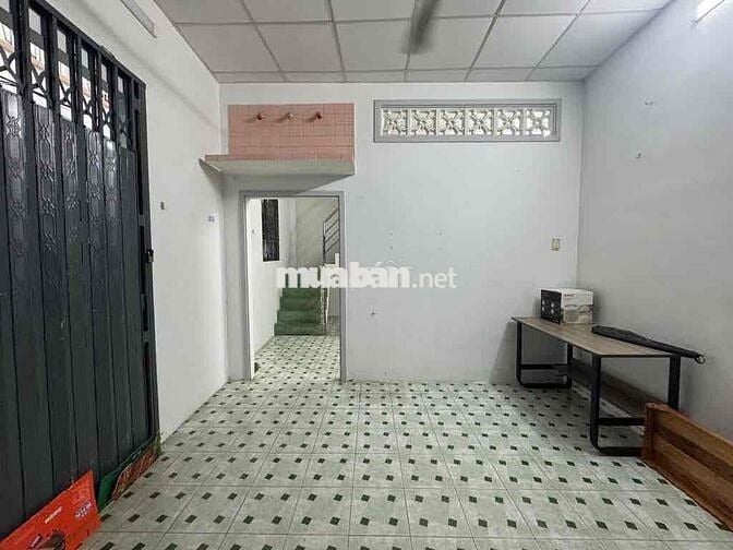 Hót, Bán gấp nhà riêng 3/2 Quận 11, 32m2, 3 tầng, hẻm xe hơi,nhỉnh 3ty