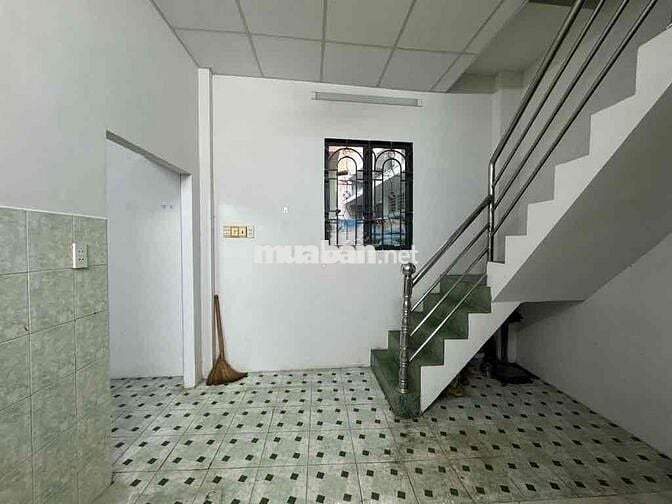 Hót, Bán gấp nhà riêng 3/2 Quận 11, 32m2, 3 tầng, hẻm xe hơi,nhỉnh 3ty