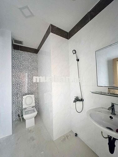 căn hộ có ban công có cửa sổ mới xây ngay lê Đức Thọ gò Vấp.