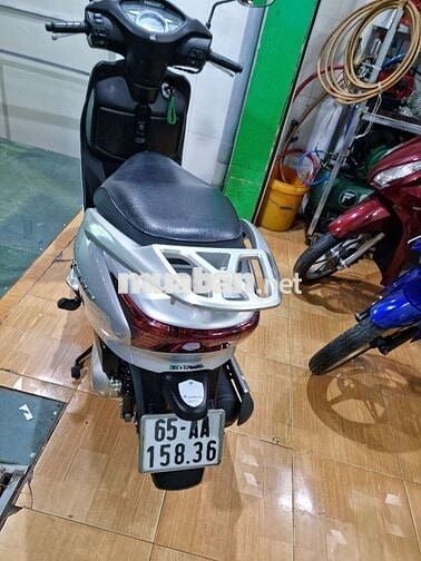 Honda Lead màu Bạc