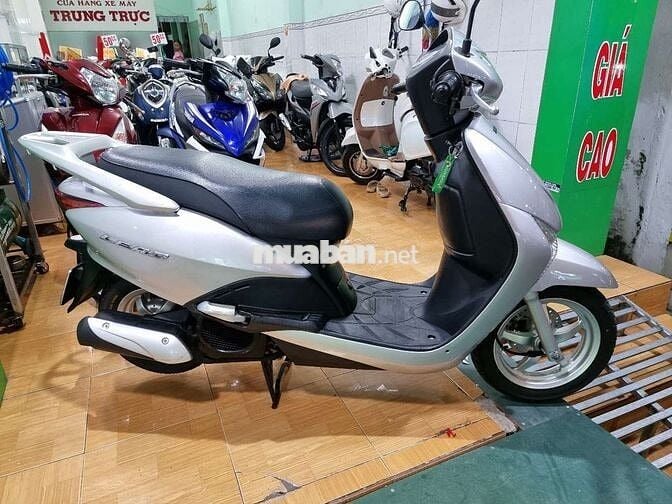 Honda Lead màu Bạc