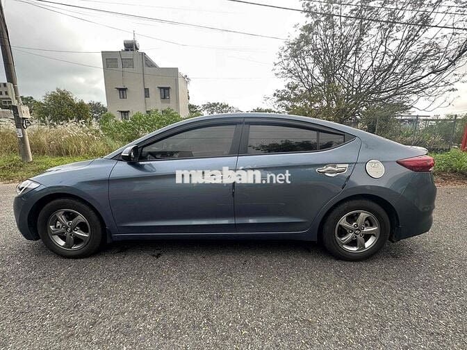 Hyundai Elantra GLS MT 2016 1.6 MT - odo 80.000 Km