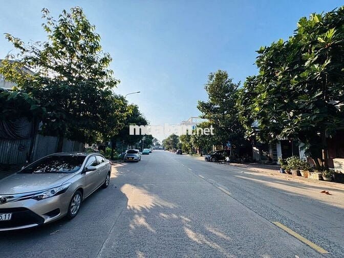 NHÀ MẶT TIỀN VINCOM DĨ AN – ĐƯỜNG 20M-75M² GIÁ 7 TỶ (~93.3TR/M²) –