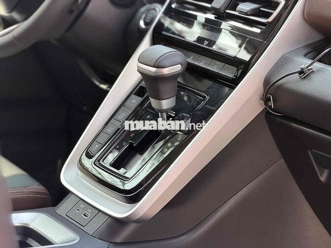 Toyota Innova Cross CVT 2025 - 3000 km bao check