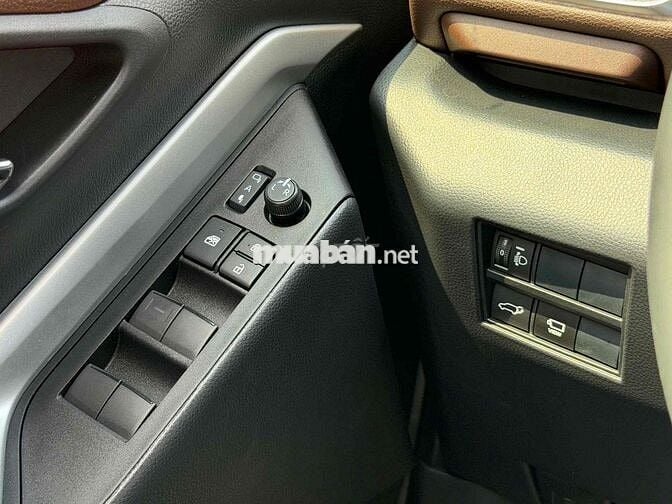 Toyota Innova Cross CVT 2025 - 3000 km bao check