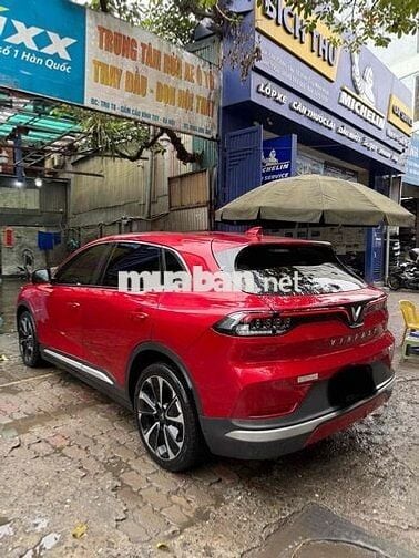 VF8 Plus thuê pin tiên phong - Xe dân dùng