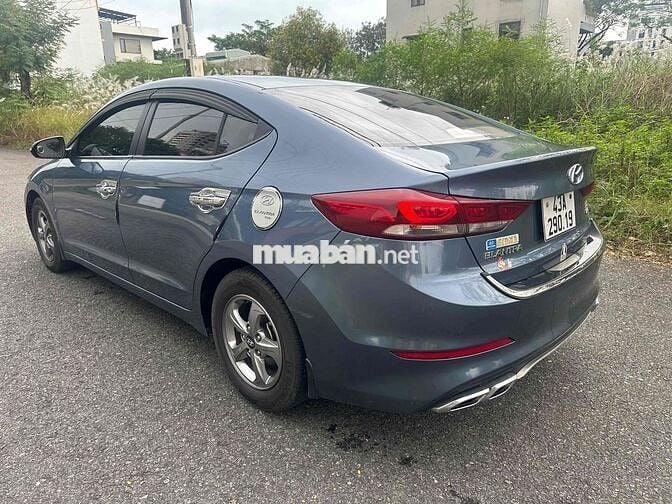 Hyundai Elantra GLS MT 2016 1.6 MT - odo 80.000 Km