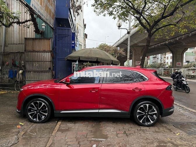 VF8 Plus thuê pin tiên phong - Xe dân dùng