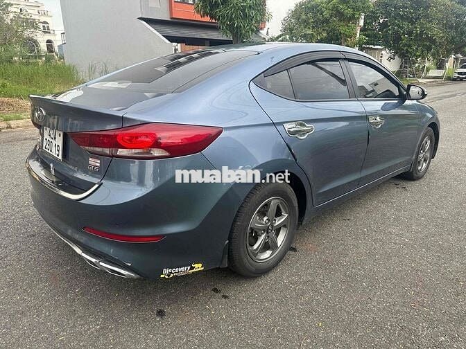 Hyundai Elantra GLS MT 2016 1.6 MT - odo 80.000 Km