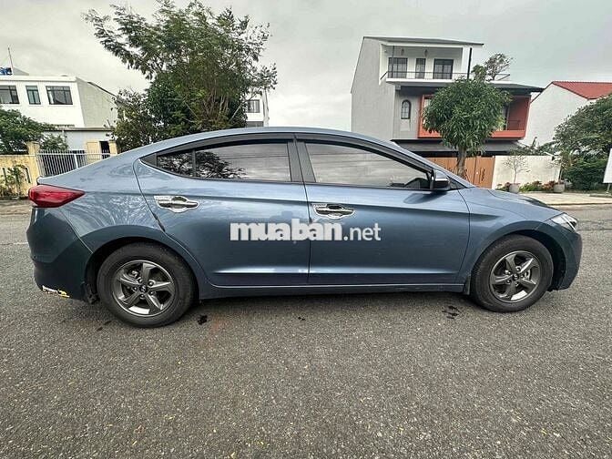 Hyundai Elantra GLS MT 2016 1.6 MT - odo 80.000 Km