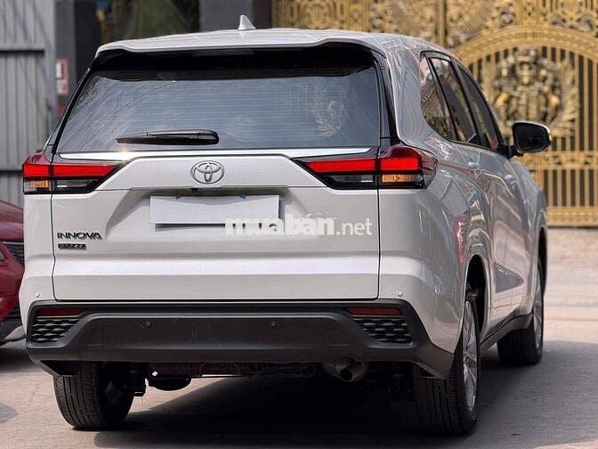 Toyota Innova Cross CVT 2025 - 3000 km bao check